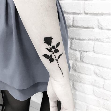 rosa negra tatoo|Rosa negra tattoo